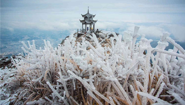 柘荣东狮山迎来降雪