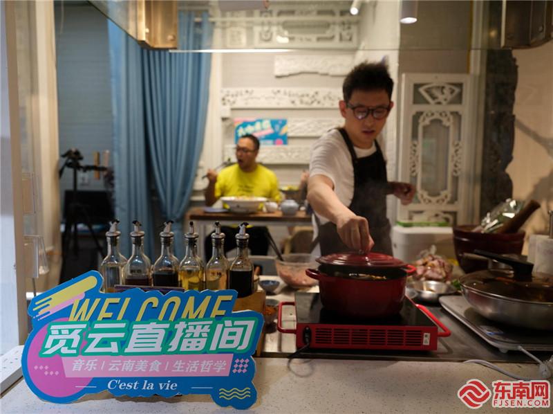 “逼”出来的美食直播