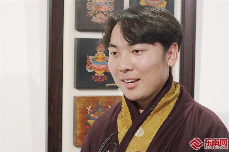 仁青朗加在接受东南网记者采访 东南网记者黄智超 摄.JPG