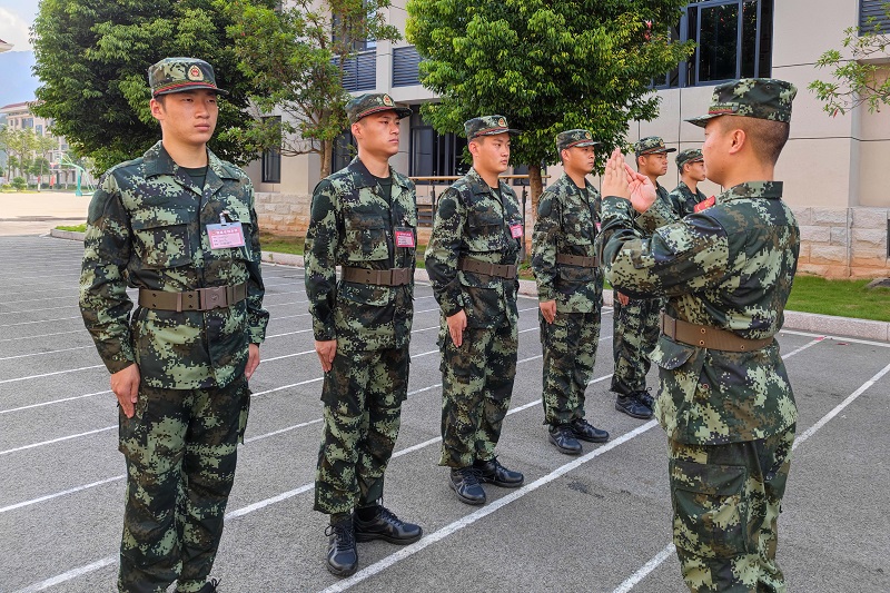 福建武警喜迎2021年度秋季新兵入营:青春从这里起航