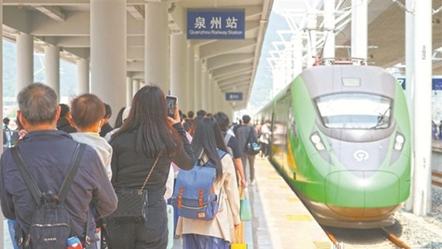 興泉鐵路全線貫通一周年 發送旅客449萬人次