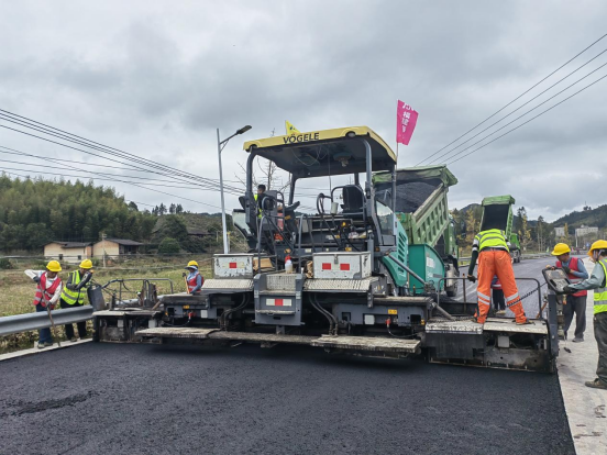 G534线永泰嵩口至盖洋水泥砼路面改造工程开始试验段摊铺172.png