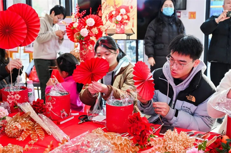 “青春不打烊，年味玩出来”城厢区青年公益沙龙活动现场气氛活跃，年味十足.jpg