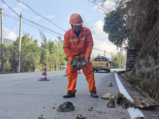 闽清公路中心刘守财：三十五载护路情，站好最后一班岗294.png