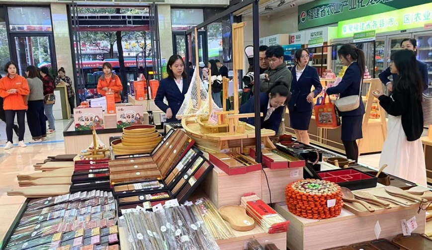 “五一”假期福建消费市场人气旺活力足 线下交易总规模355.16 亿元
