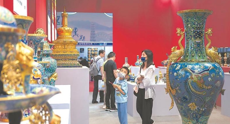 第五届中国工艺美术博览会在福州举行