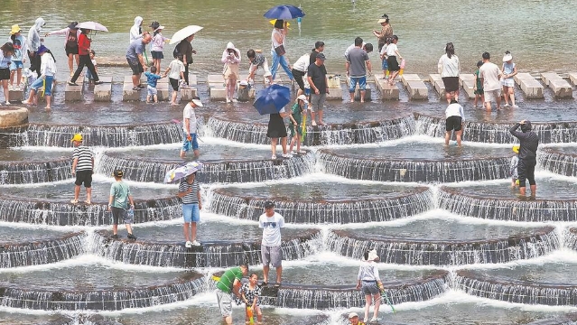 福清市无患溪滨水生态公园水清岸绿，景美如画