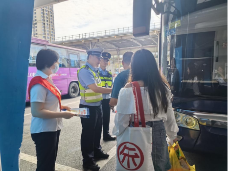 福州高速执法支队开展普法宣传活动，共筑出行安全防线404.png