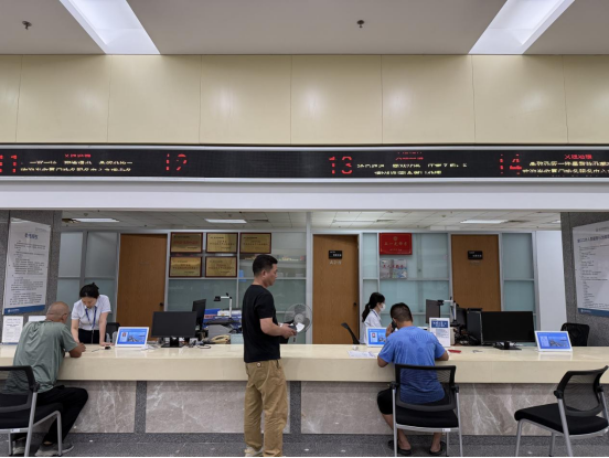 福建省首例小微型客车租赁经营者备案业务在厦门办结348.png