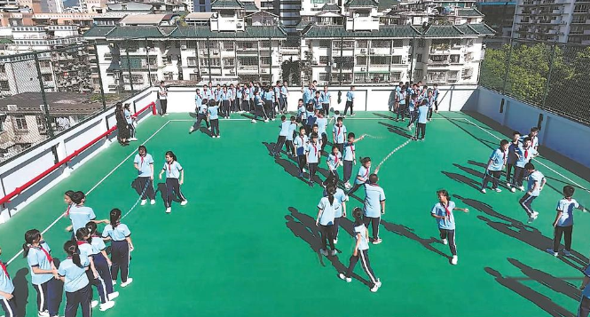 空中足球、阳光跑、棒球社团……看鹭岛学校如何“野蛮其体魄”
