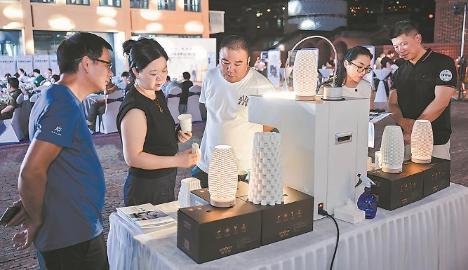 “传承匠心 智创未来”德化·广州世界设计师之夜拉开帷幕