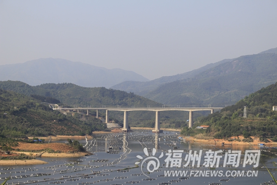 合福高铁闽赣段全长466.8公里 九成是桥梁隧道　