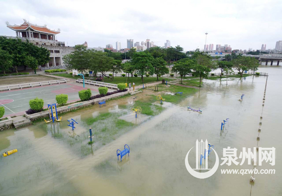 泉州市区金山公园被江水淹没