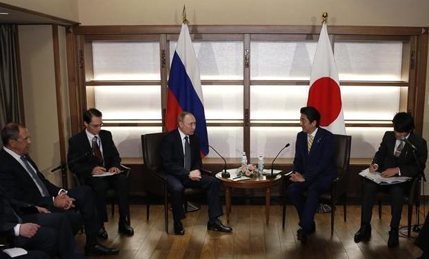 （国际）（1）俄罗斯总统普京与日本首相安倍晋三举行会谈