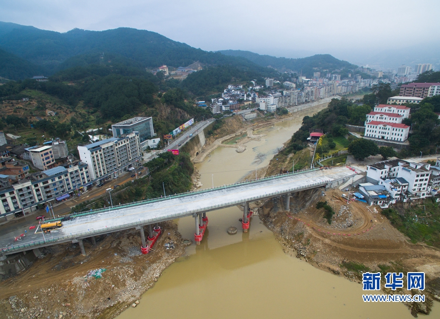 福建闽清重建的溪口大桥即将通车