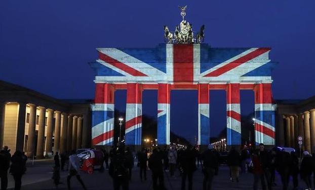 （国际）（1）德国勃兰登堡门亮灯悼念伦敦恐袭遇难者