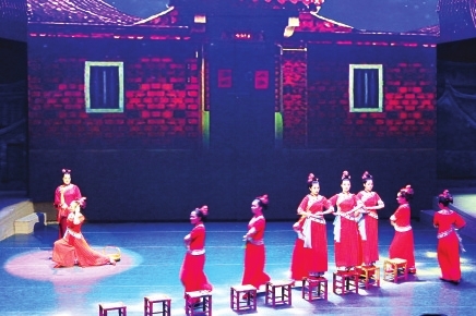 大型民俗歌舞《祥瑞湄洲》运用了高科技手段