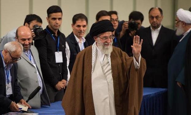（国际）（3）伊朗最高领袖哈梅内伊参加总统选举投票