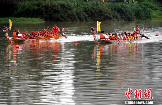 “客家祖地”闽西举行海峡两岸青年龙舟文化节