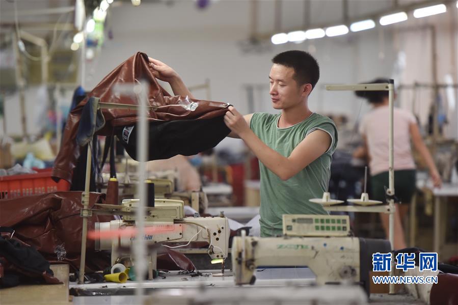 （经济）（1）福建石狮：传统纺织服装产业保持增长势头
