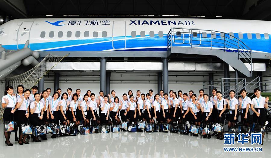 （社会）（1）厦门航空再迎百名台湾籍空中乘务员