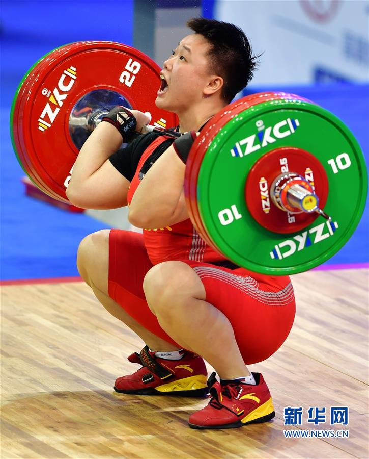 （体育）（3）举重——世界杯赛:敖辉获女子87公斤级抓举冠军