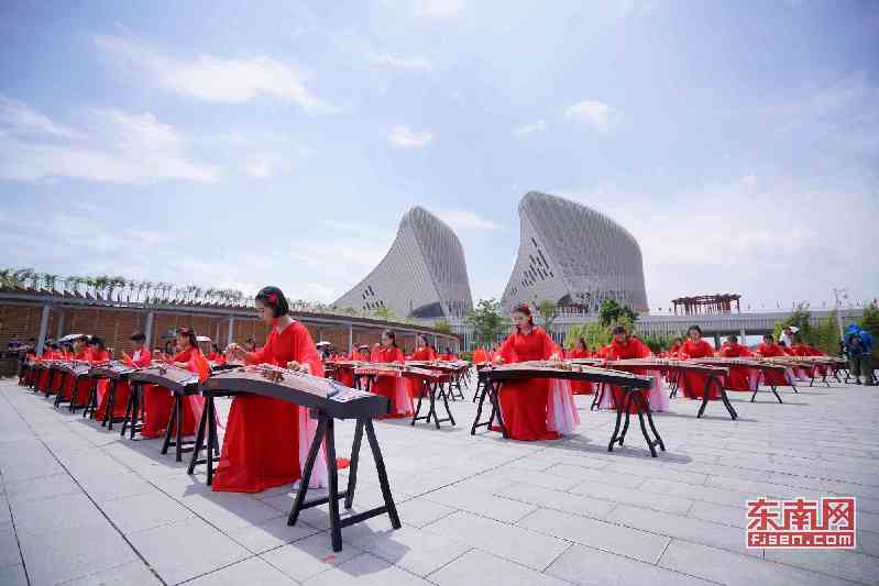 百筝齐鸣合奏《我和我的祖国》 为新中国成立70周年献礼
