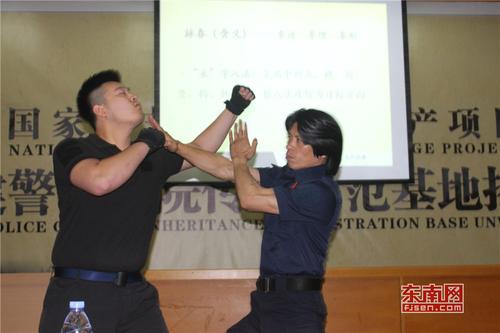 1497051314392001488.jpg 郑祖杰与徒弟叶绍嵘过招。.jpg