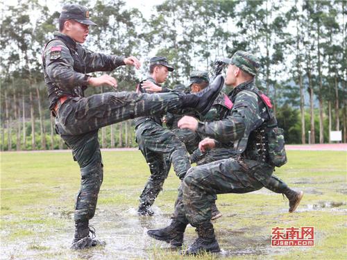 水上格斗.jpg