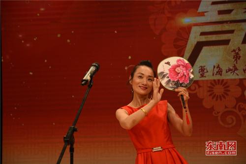 3号选手进行才艺展示.jpg