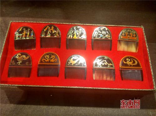 1505138249735048307.jpg 漆艺技术完美应用在牛角梳上.jpg