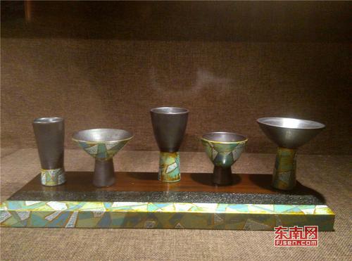 1505138308279079016.jpg 将漆艺与陶瓷技术相结合的茶具.jpg