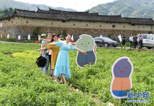 (社会)(1) 福建永泰:首届两岸花生节举行
