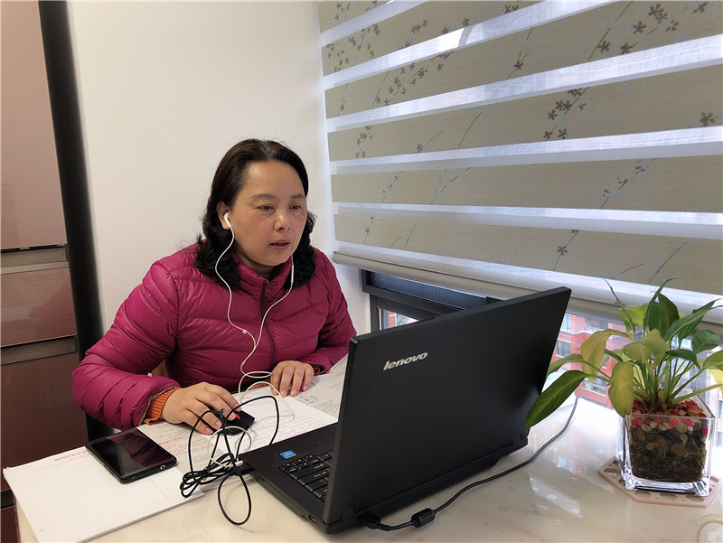 福州屏东中学老师在网络授课 福州屏东中学供图