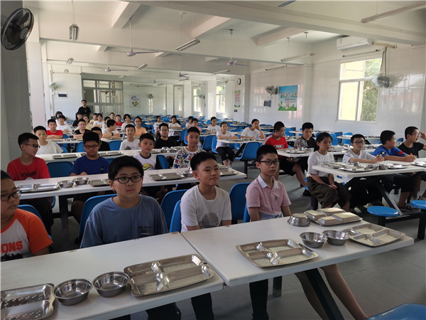 福州华南实小进行就餐演练 学校供图.jpg