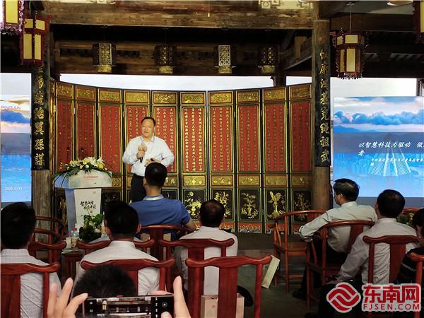 杜鹏作主旨演讲东南网记者张立庆摄.jpg