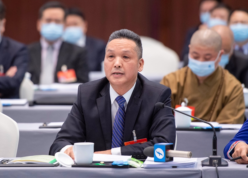 卢玉胜在全国两会现场。受访者供图.jpg