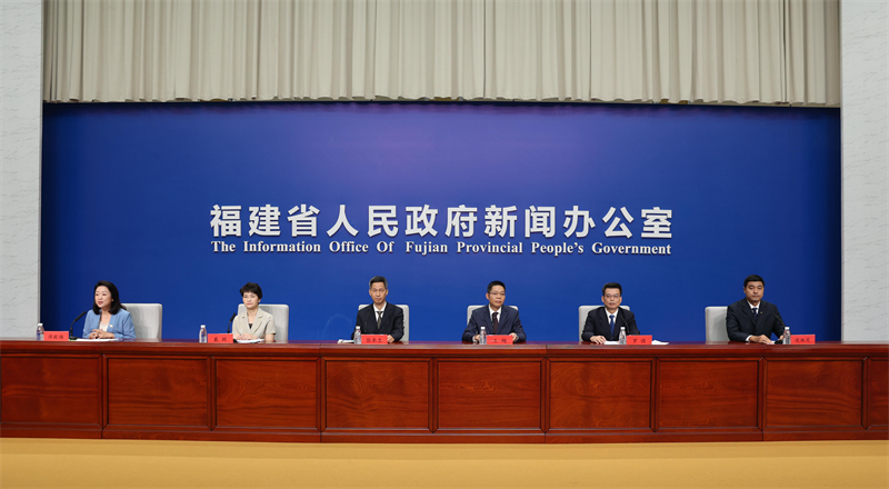 新闻发布会现场.png
