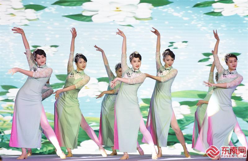 图为开场表演 东南网记者郑晓丹 摄.JPG