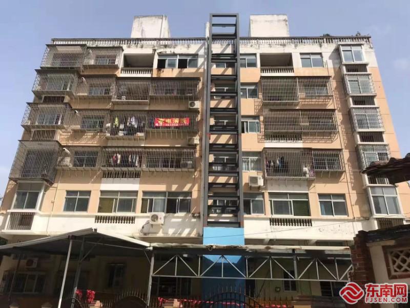 电梯2.jpg