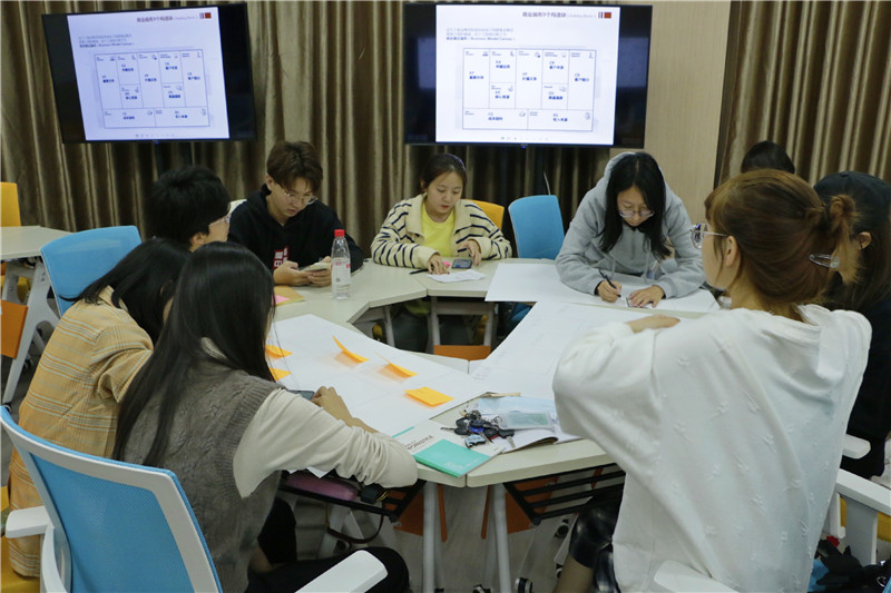 以项目驱动学生全方位学习.jpg