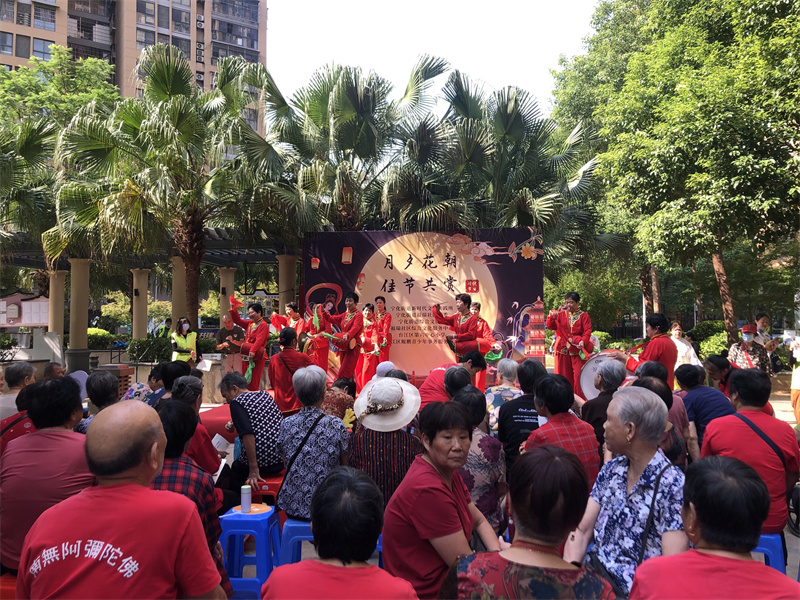 居民自组织表演.jpg