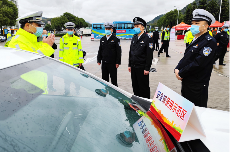 领导莅临现场指导 （省公安厅交警总队供图）.png