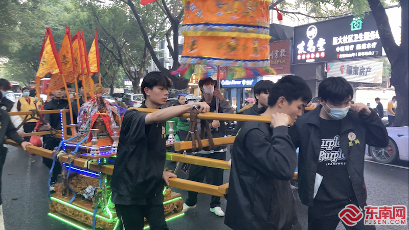 游神活动现场。东南网记者 周霞 摄.png