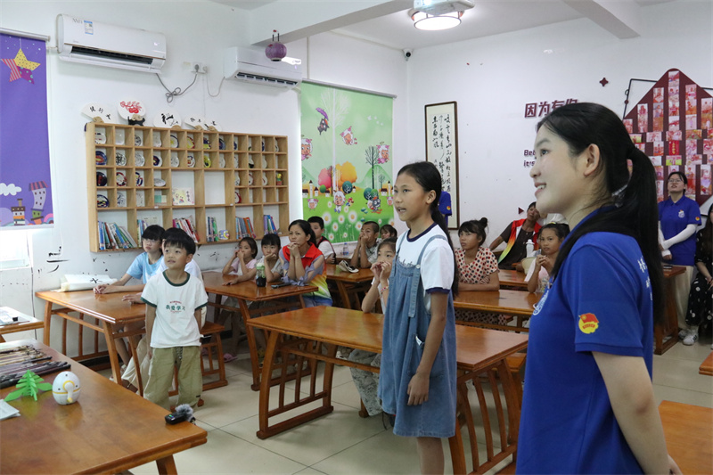 闽江学院海峡学院为孩子们上南岛语族文化宣传课.jpg
