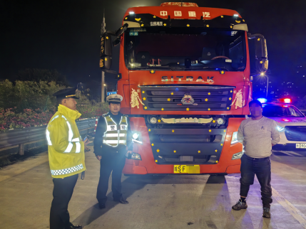 福州高速执法:坚持“五不放松”,全力护航出行安全444.png