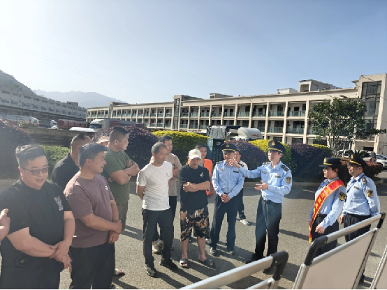 筑牢法治动脉 情暖货运征程——福州高速执法支队以专项优服务提升执法质效500.png