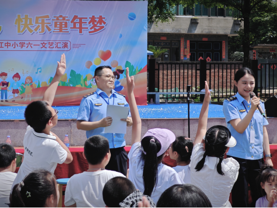 福州高速执法开展“端午”“六一”安全宣教进校园活动((供稿:福州高速执法支队 马启彬,省交通经济信息中心 杨铭,省高速集团福州管理分公司 曾文隆))163.png