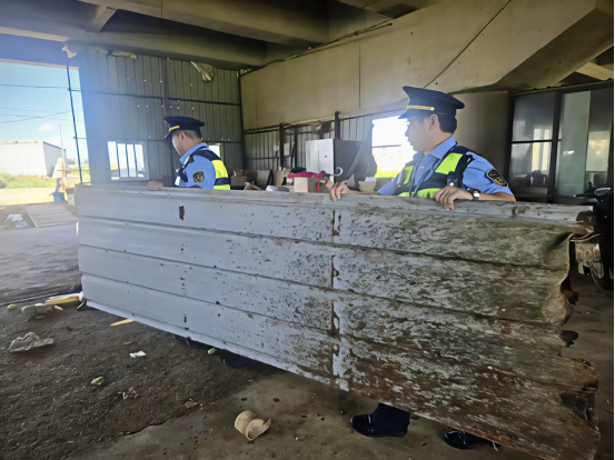 福州高速执法联合“5＋N”多部门整治桥下空间隐患344.png