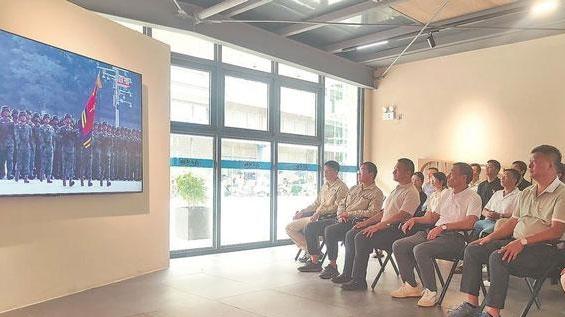 “这就是我们强大的国家”